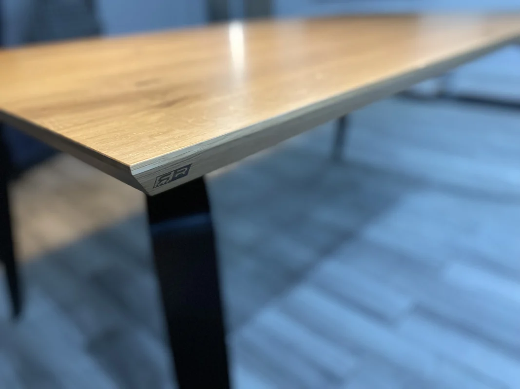 Stół drewniany dębowy FLAT – naturalne drewno i industrialny design